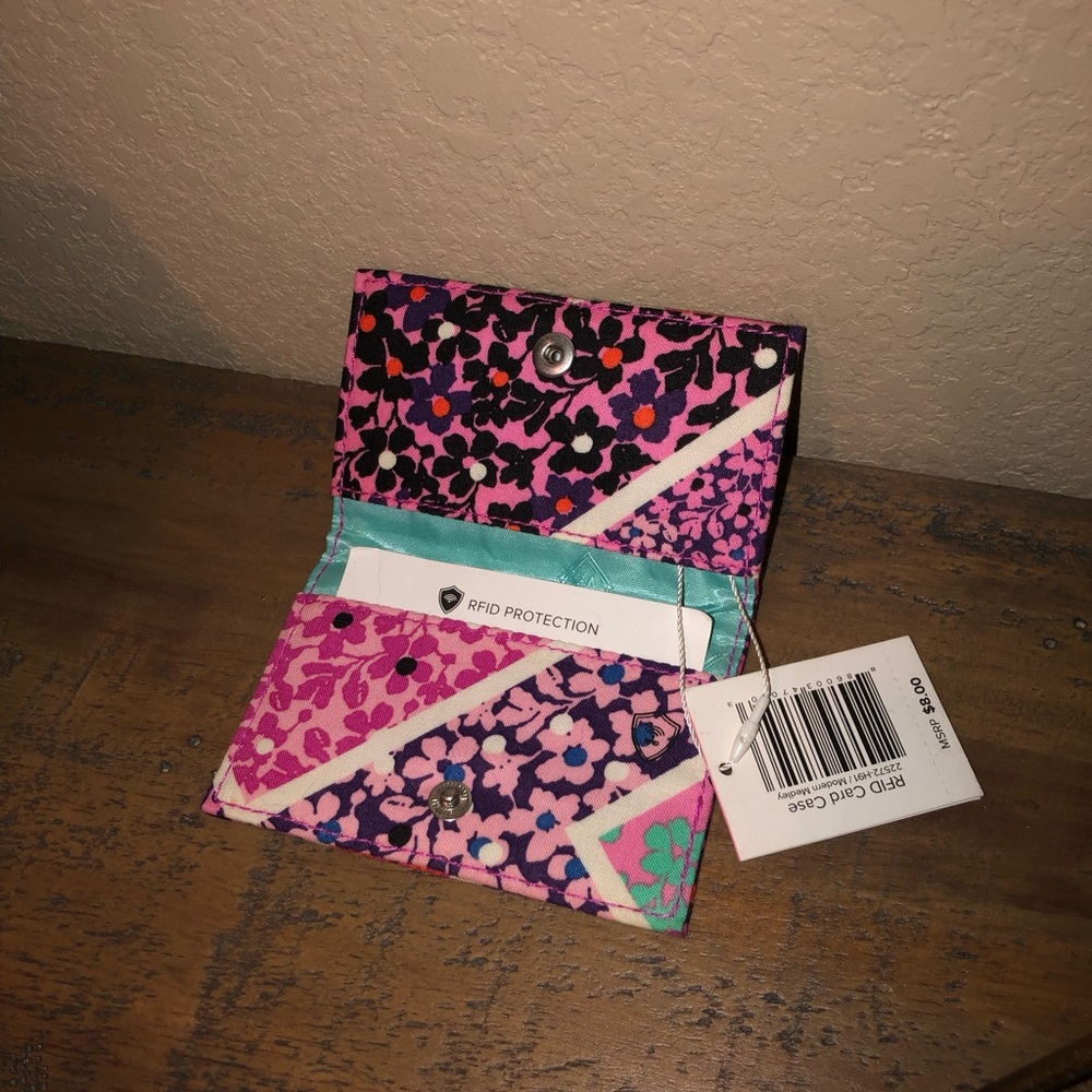 Vera Bradley ID holder- NWT